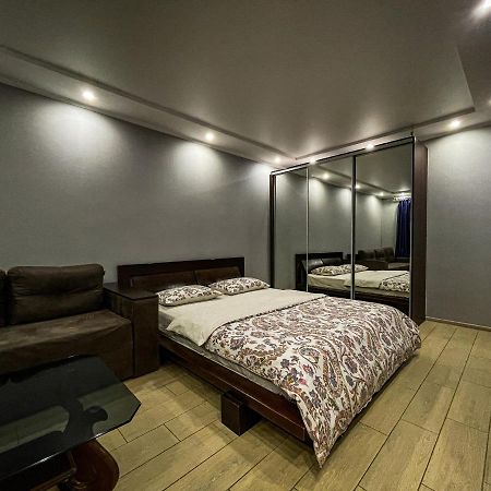 Victory - Апартаменты Возле Набережной Krementschuk Exterior foto